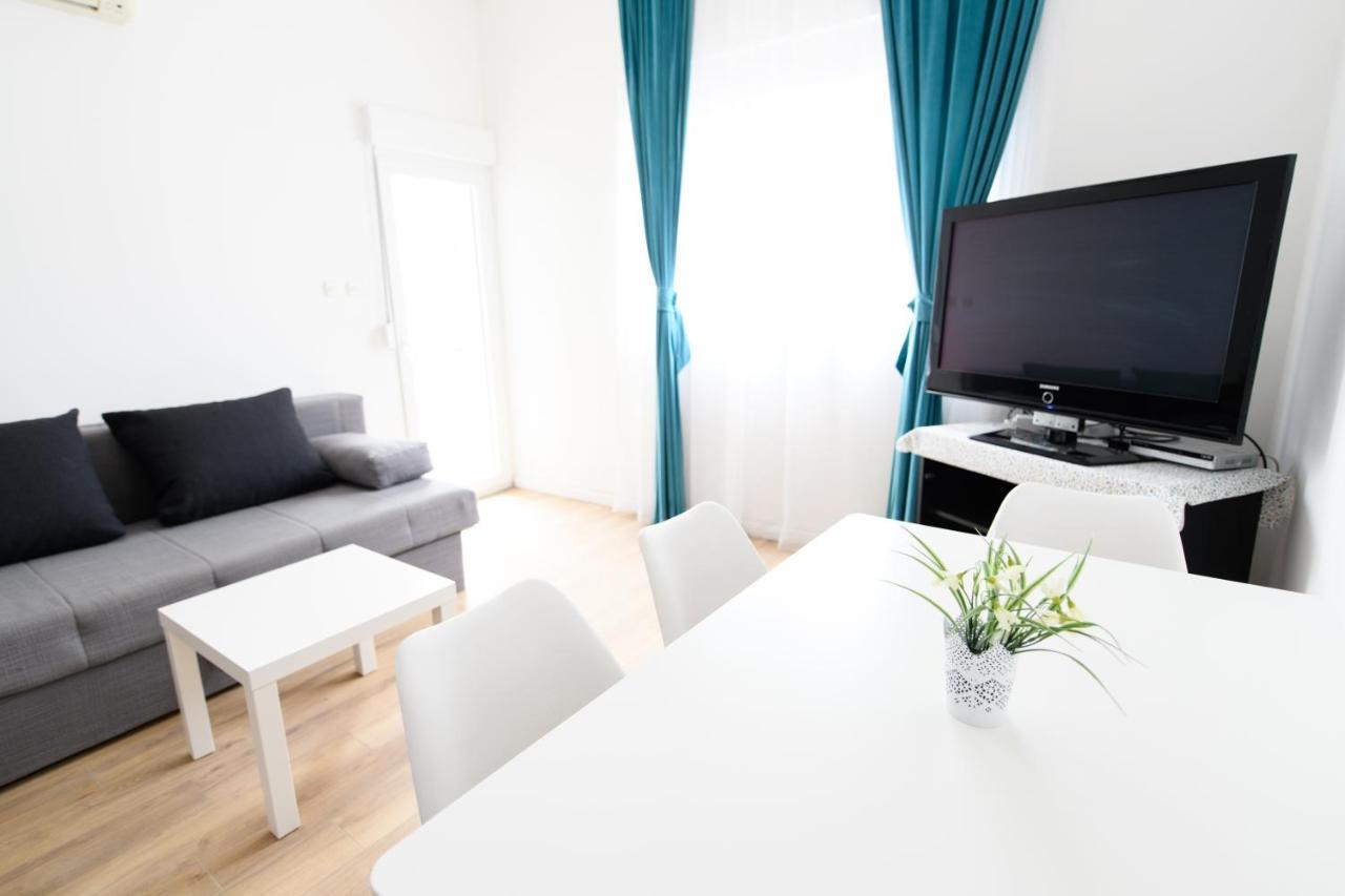 Cozy Beach Apartments Makarska Esterno foto