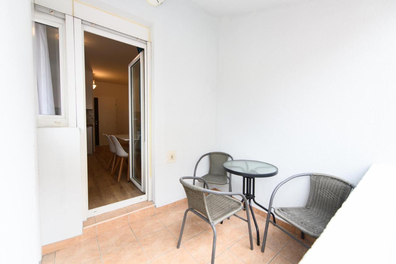 Cozy Beach Apartments Makarska Esterno foto